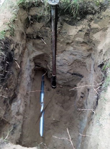 Trenchless sewer line installation