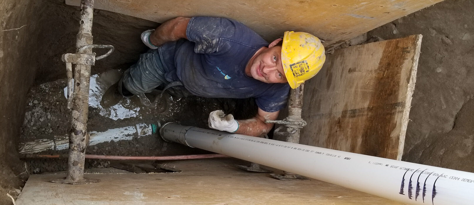 Trenchless lead pipe replacement